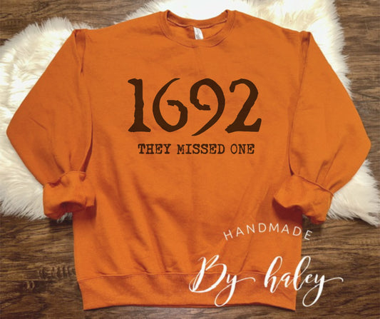 1692 Crewneck